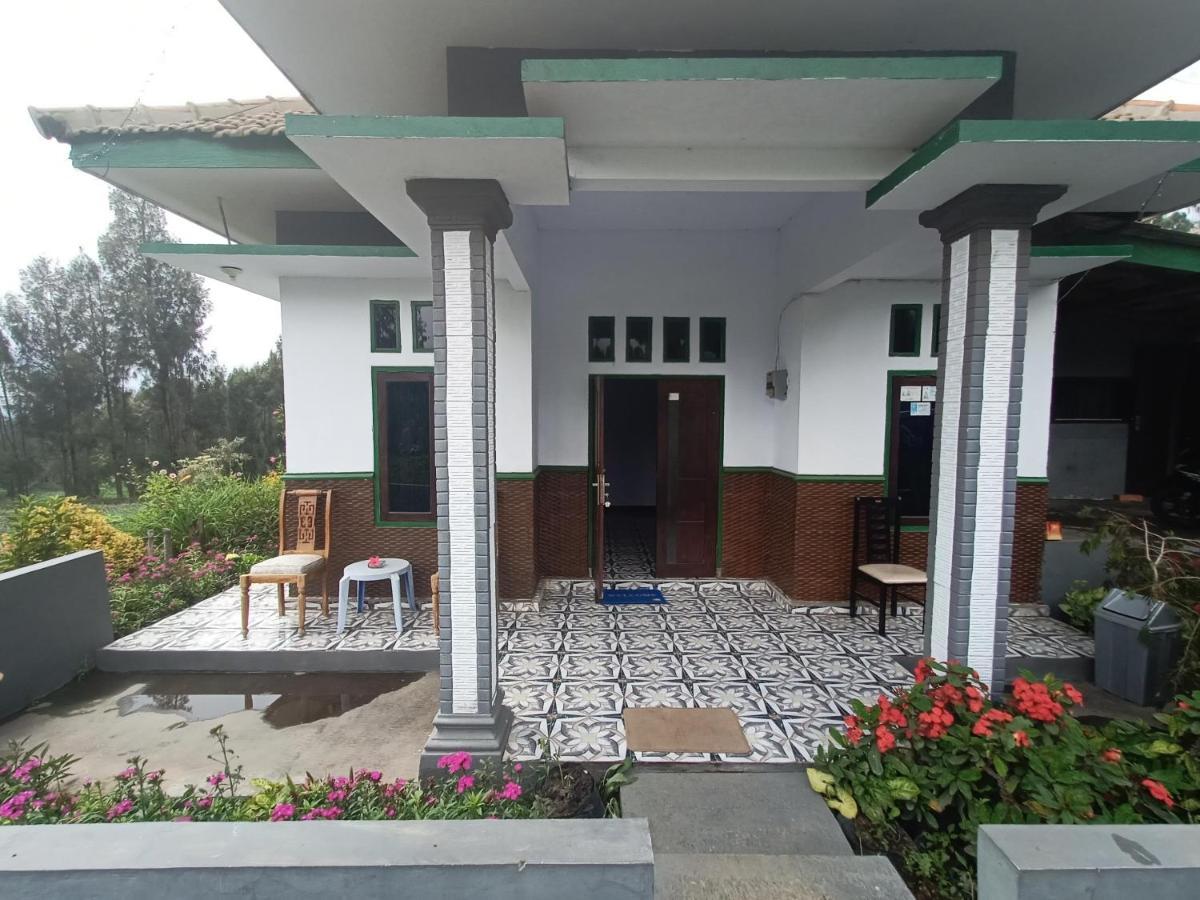 Elen Homestay By Abm Bromo Exterior photo